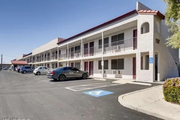 $650 | 797 East Harmon Avenue, Unit 24, Las Vegas, NV 89119