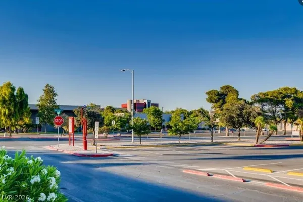 $650 | 797 East Harmon Avenue, Unit 24, Las Vegas, NV 89119