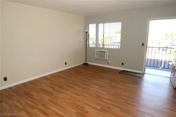 $650 | 797 East Harmon Avenue, Unit 24, Las Vegas, NV 89119