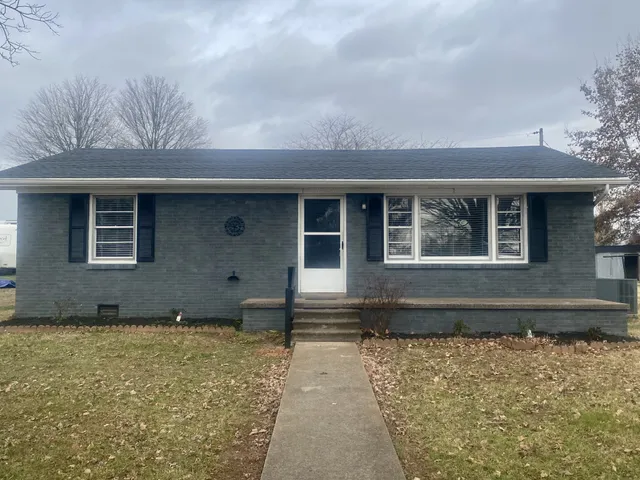 $1,250 | 414 Sampson Avenue, Adairville, KY 42202