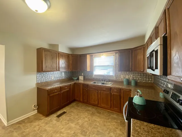 $1,250 | 414 Sampson Avenue, Adairville, KY 42202