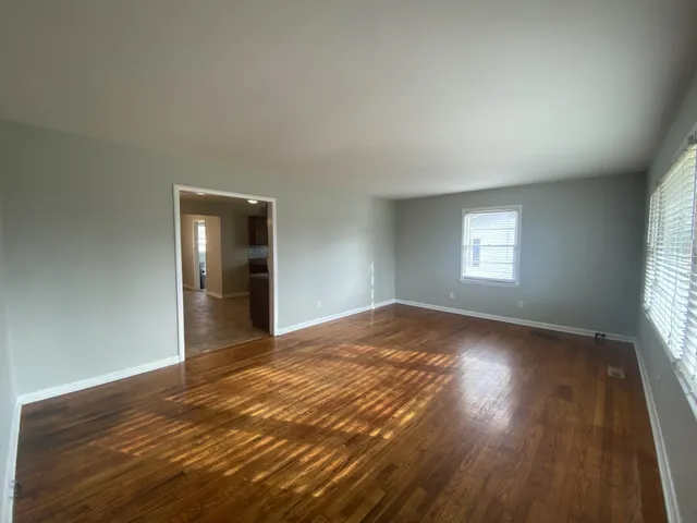 $1,250 | 414 Sampson Avenue, Adairville, KY 42202