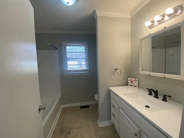 $1,250 | 414 Sampson Avenue, Adairville, KY 42202