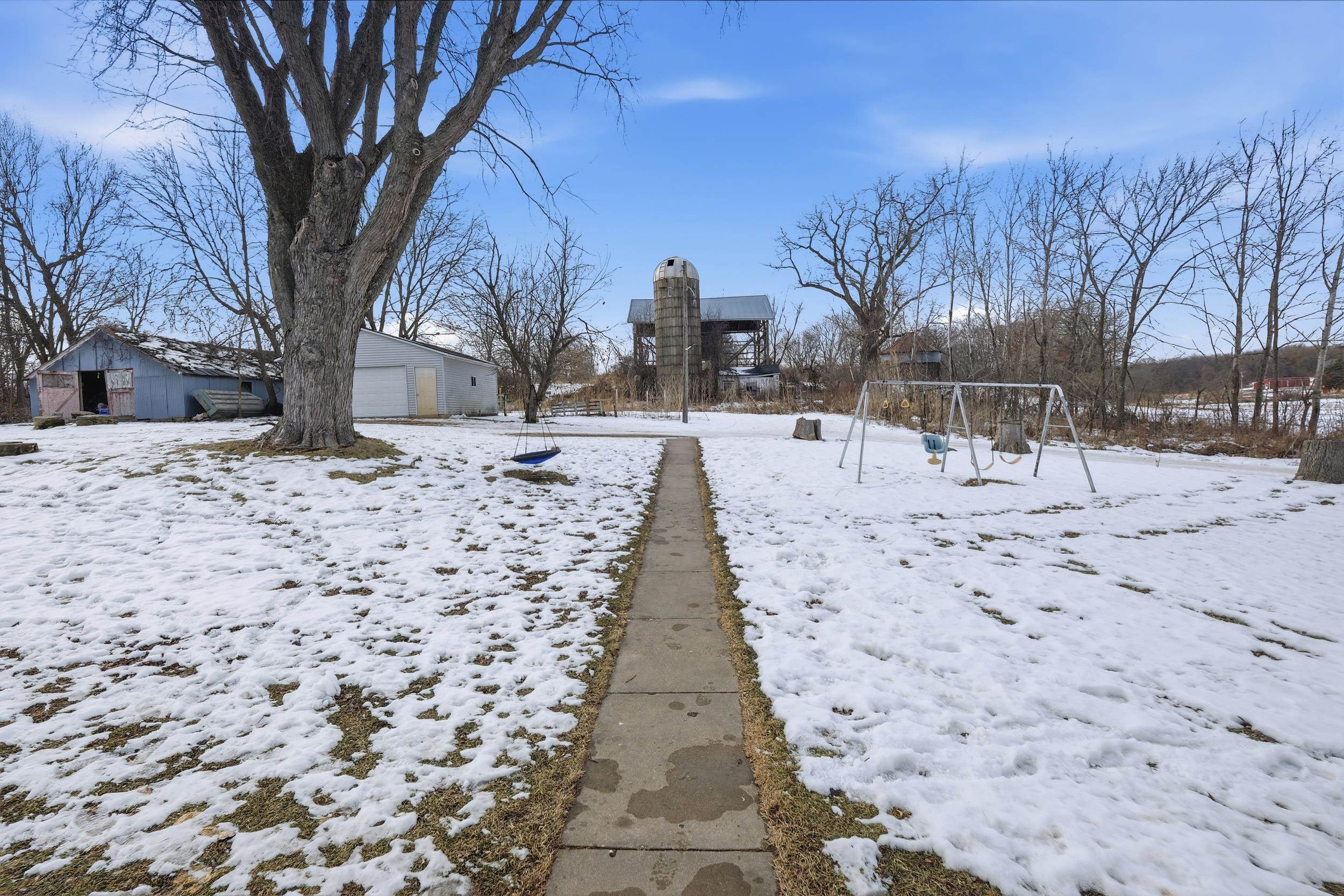 2073 Hawkinson Road Oregon, WI 53575 - Photo 45 of 71