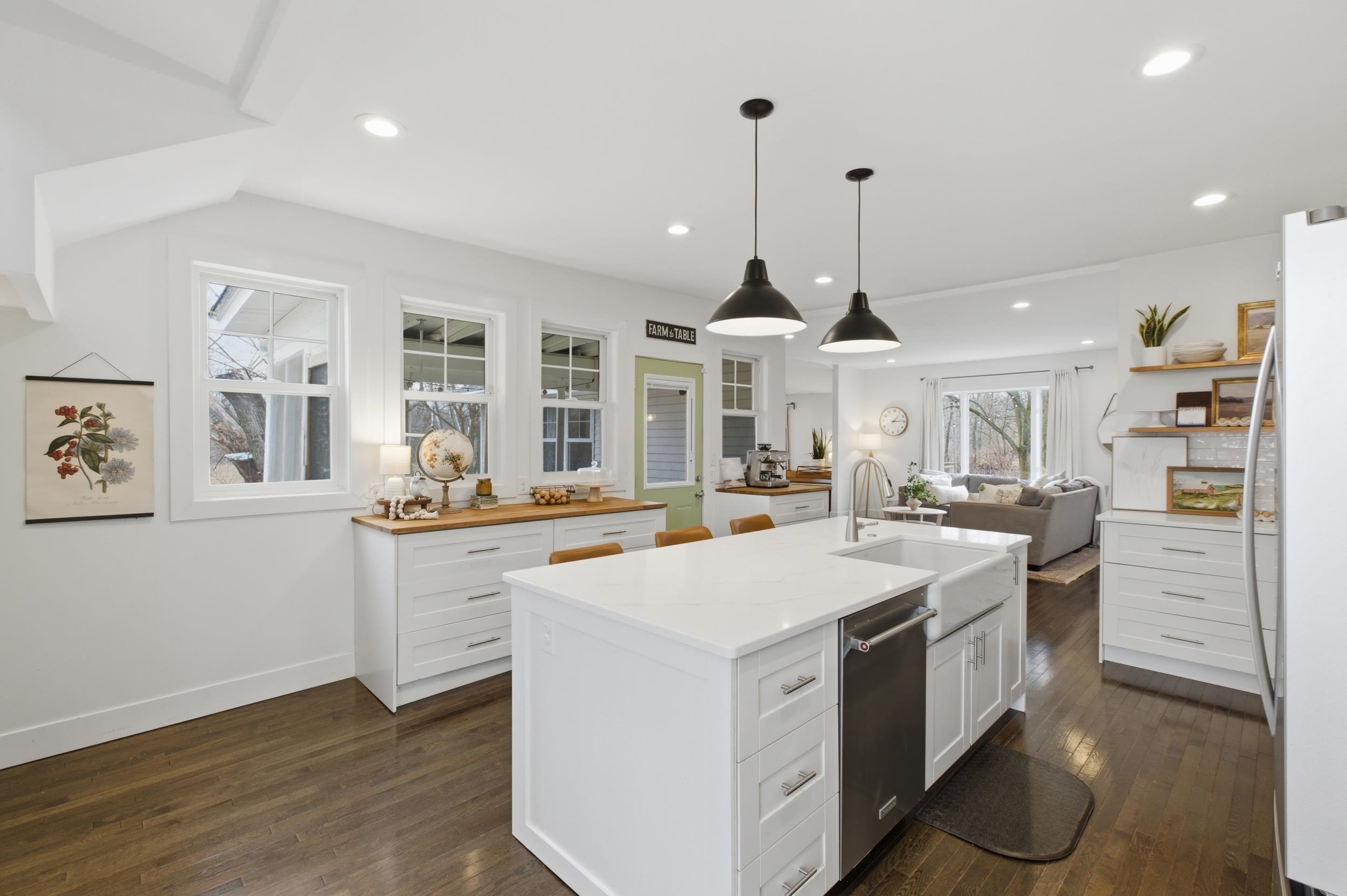 2073 Hawkinson Road Oregon, WI 53575 - Photo 8 of 71