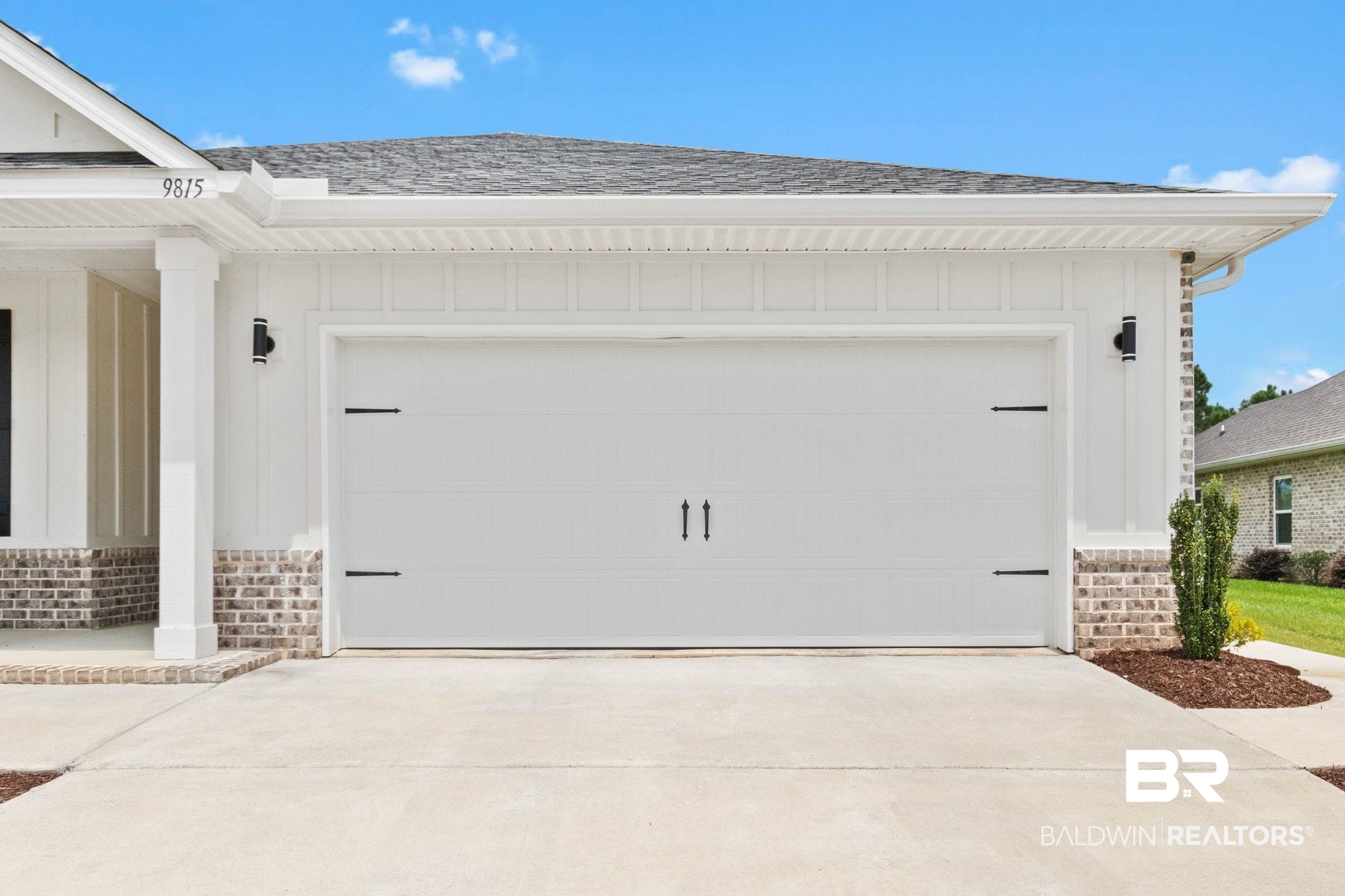 9815 Lakeview Drive Foley, AL 36535 - Photo 9 of 100 View of garage