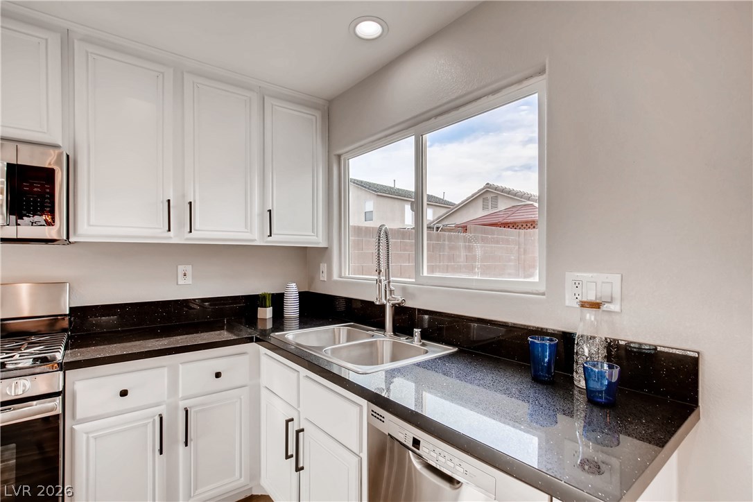 8645 Palomino Ranch Street Las Vegas, NV 89131 - Photo 11 of 27