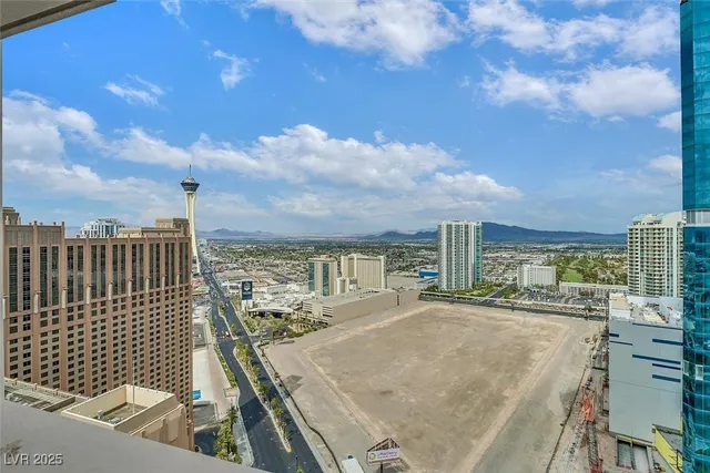 $2,695 | 2700 South Las Vegas Boulevard, Unit 3407, Las Vegas, NV 89109