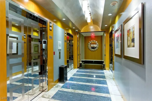 $2,695 | 2700 South Las Vegas Boulevard, Unit 3407, Las Vegas, NV 89109