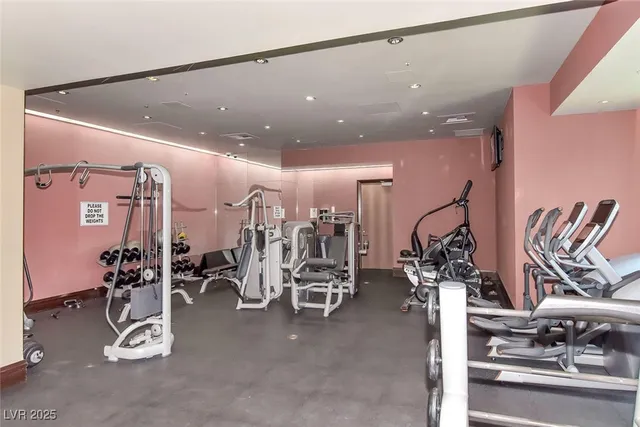 $2,695 | 2700 South Las Vegas Boulevard, Unit 3407, Las Vegas, NV 89109