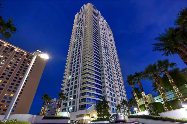 $2,695 | 2700 South Las Vegas Boulevard, Unit 3407, Las Vegas, NV 89109