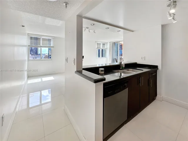 $369,000 | 850 North Miami Avenue, Unit W1903, Miami, FL 33136