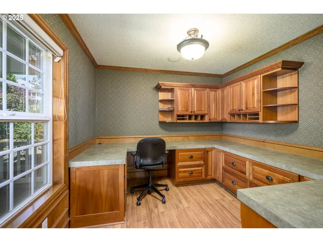 $899,000 | 759 Southwest Carmen Heights Drive, Dundee, OR 97115