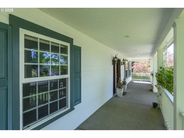 $875,000 | 759 Southwest Carmen Heights Drive, Dundee, OR 97115