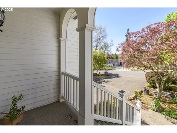 $875,000 | 759 Southwest Carmen Heights Drive, Dundee, OR 97115