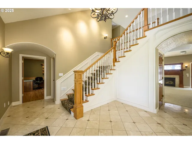 $899,000 | 759 Southwest Carmen Heights Drive, Dundee, OR 97115