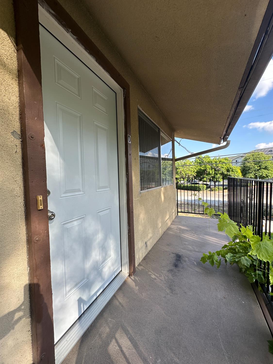 1069 Cherry Lane, Unit D Clovis, CA 93612 - Photo 18 of 18 a view of a backyard of the house