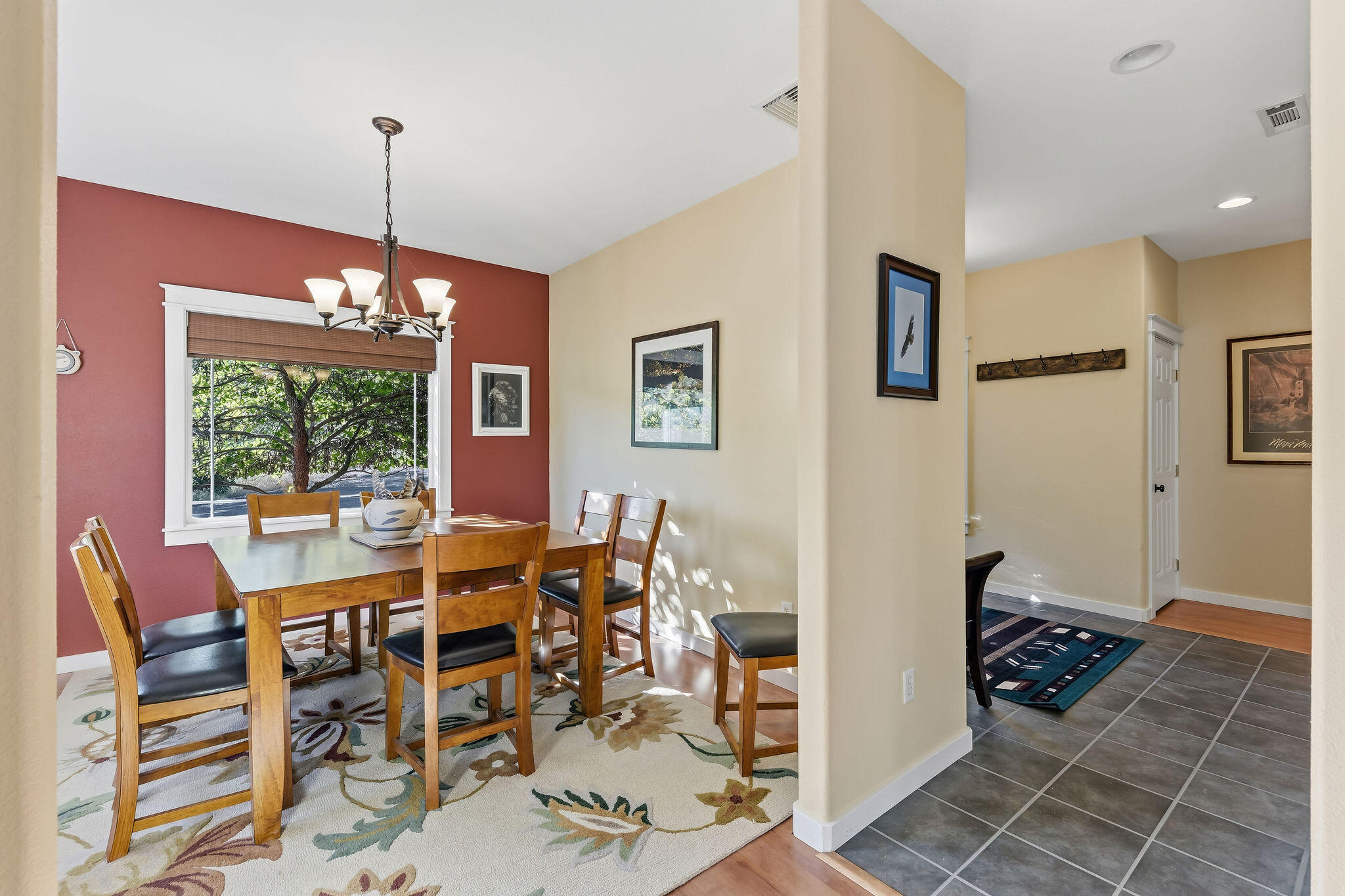 158 Rockingham Circle Eagle Point, OR 97524 - Photo 6 of 58 079A9227
