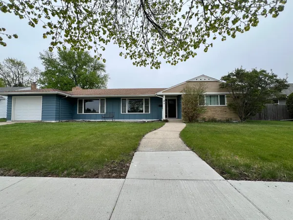$345,000 | 61 15th Avenue North, Fargo, ND 58102