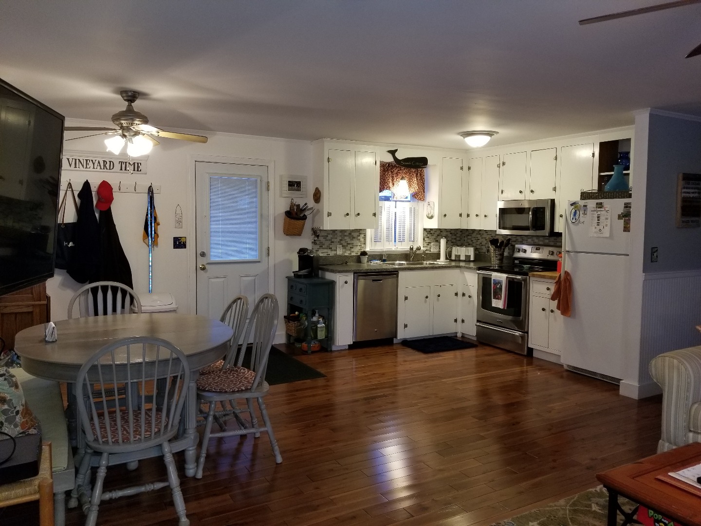 66 Pine Tree Road Vineyard Haven, MA 02568 - Photo 5 of 14 Gallery Image 5