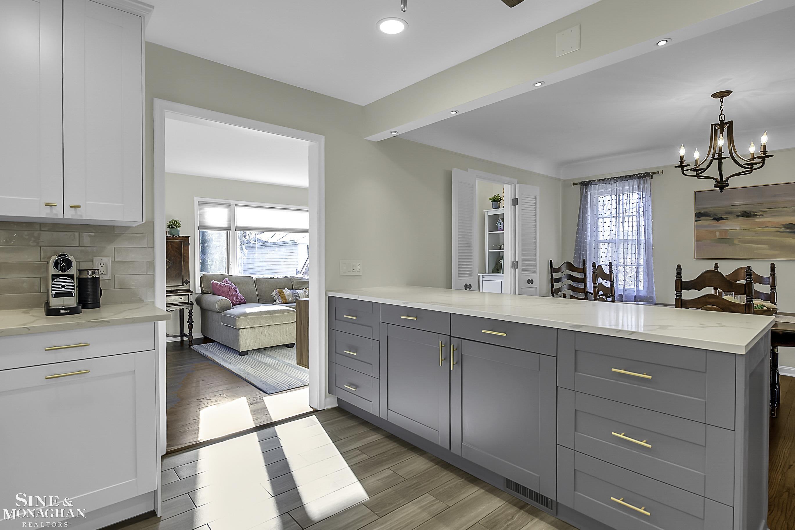 1709 Prestwick Road Grosse Pointe Woods, MI 48236 - Photo 14 of 36