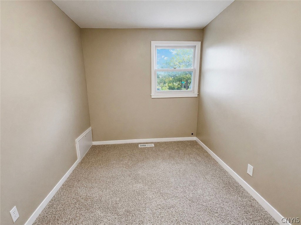 114 Colonel Drive Rome, NY 13440 - Photo 21 of 36