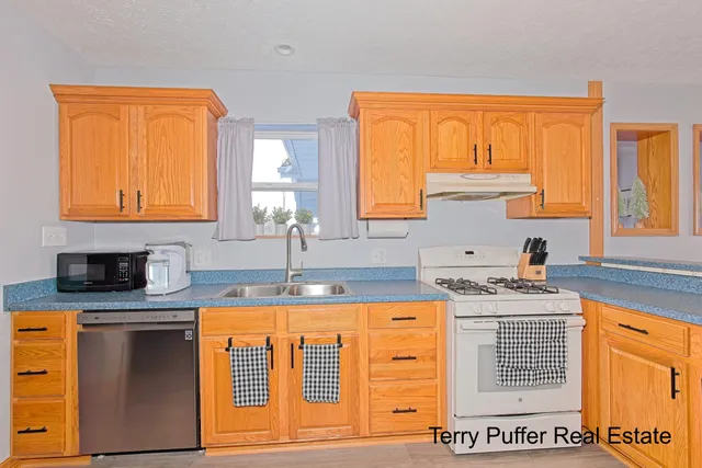 $325,000 | 1497 West Grand River Avenue, Ionia, MI 48846