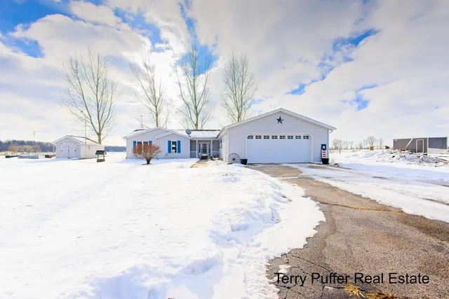 $325,000 | 1497 West Grand River Avenue, Ionia, MI 48846