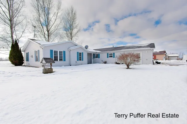 $325,000 | 1497 West Grand River Avenue, Ionia, MI 48846