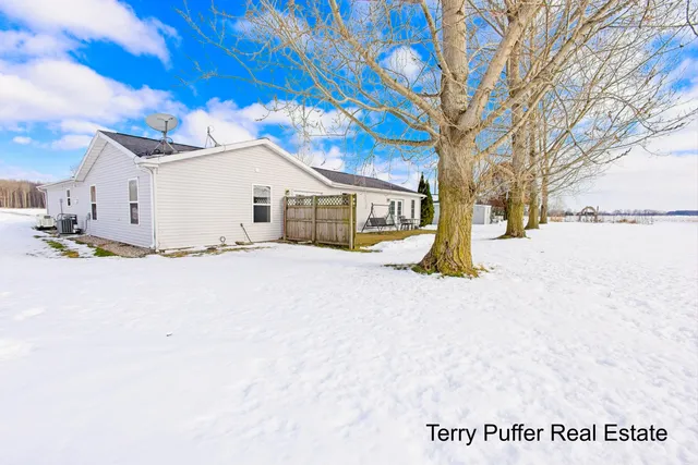 $325,000 | 1497 West Grand River Avenue, Ionia, MI 48846