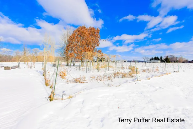 $325,000 | 1497 West Grand River Avenue, Ionia, MI 48846