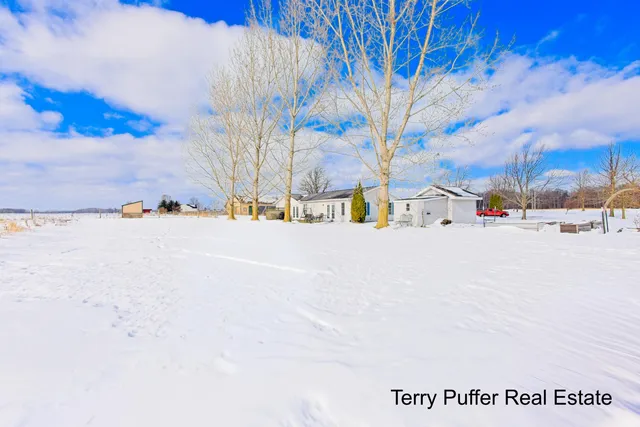 $325,000 | 1497 West Grand River Avenue, Ionia, MI 48846