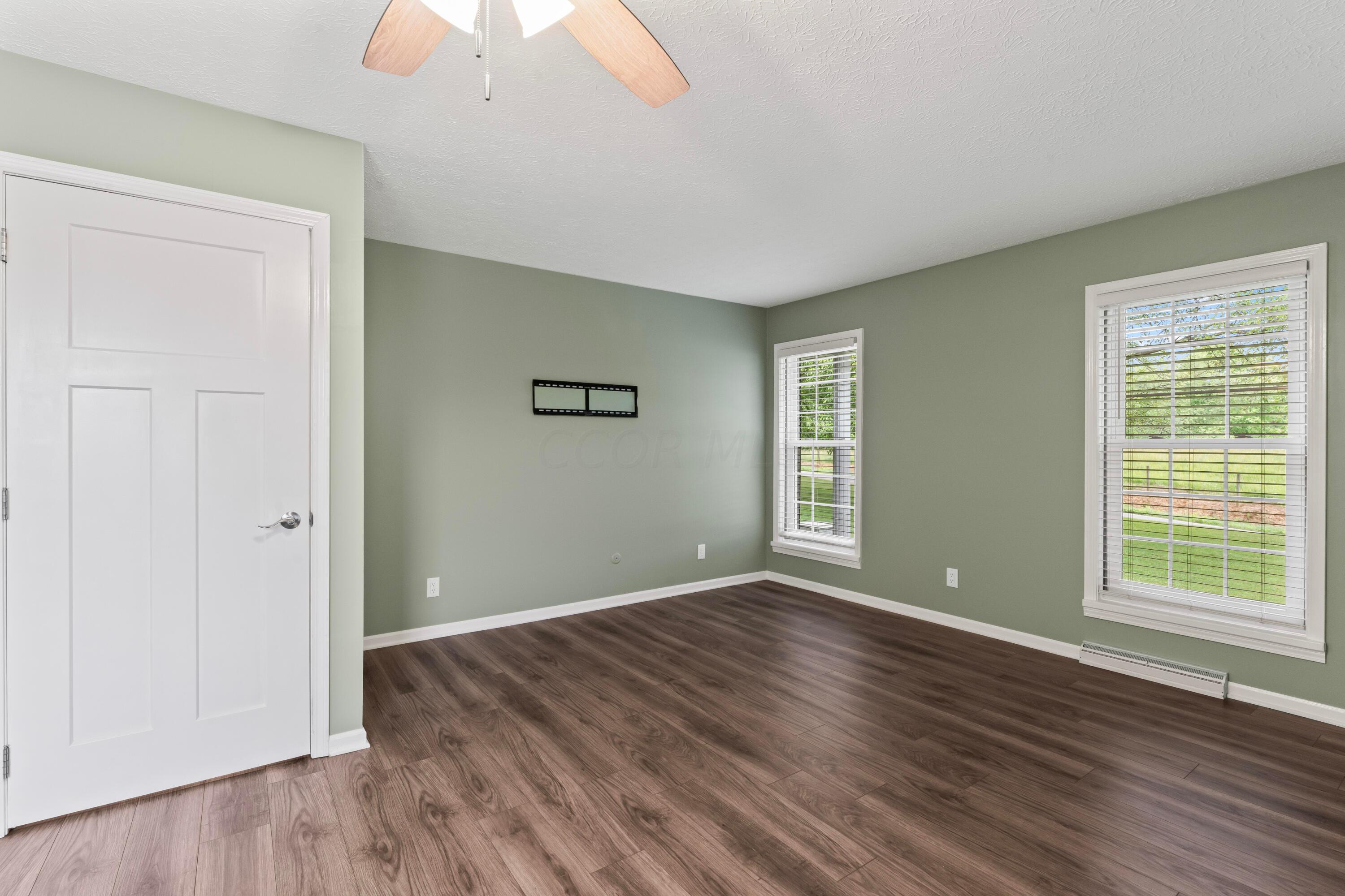 1584 Swans Road Northeast Newark, OH 43055 - Photo 46 of 77 photos_high_resolution_DSC07092