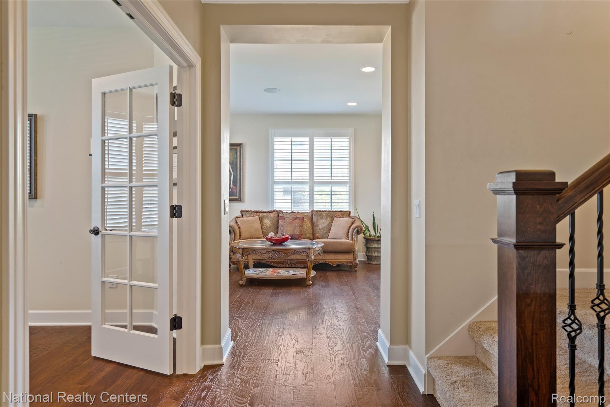4552 Oakhurst Ridge Road Clarkston, MI 48348 - Photo 12 of 53 Hallway view