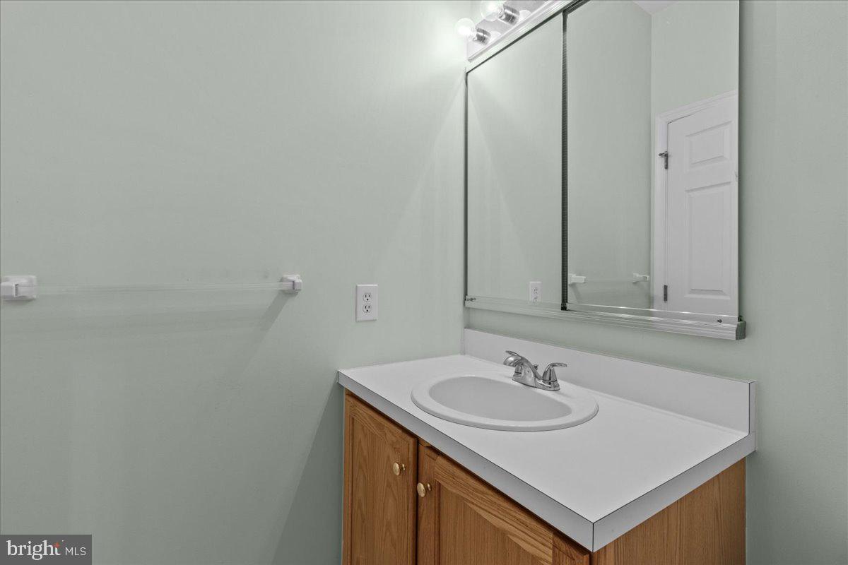 3 Covered Bridge Circle Columbus, NJ 08022 - Photo 12 of 15 Guest bathroom