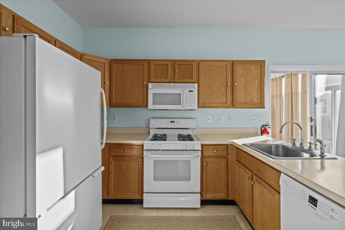 3 Covered Bridge Circle Columbus, NJ 08022 - Photo 6 of 15 Kitchen