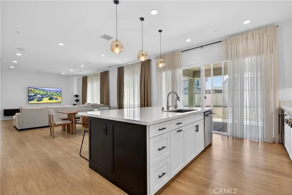 $1,375,000 | 17728 Ridgeline Court, Canyon Country, CA 91350