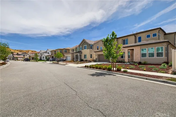 $1,375,000 | 17728 Ridgeline Court, Canyon Country, CA 91350
