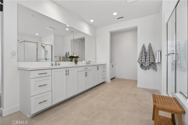 $1,375,000 | 17728 Ridgeline Court, Canyon Country, CA 91350