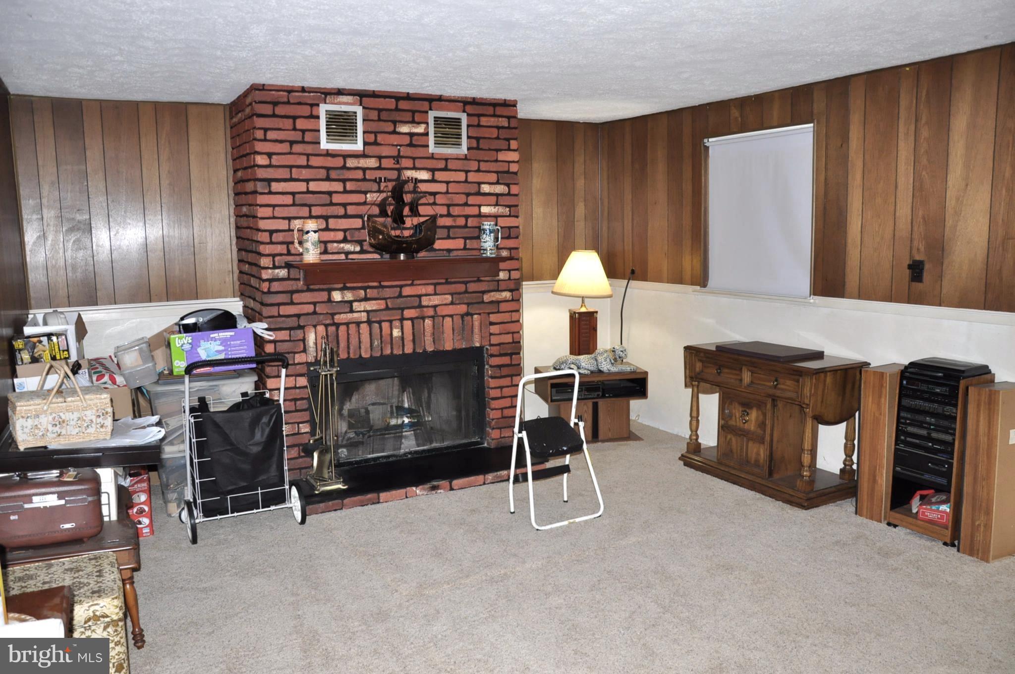 3609 Blackwater Road Clinton, MD 20735 - Photo 2 of 14 Family Room