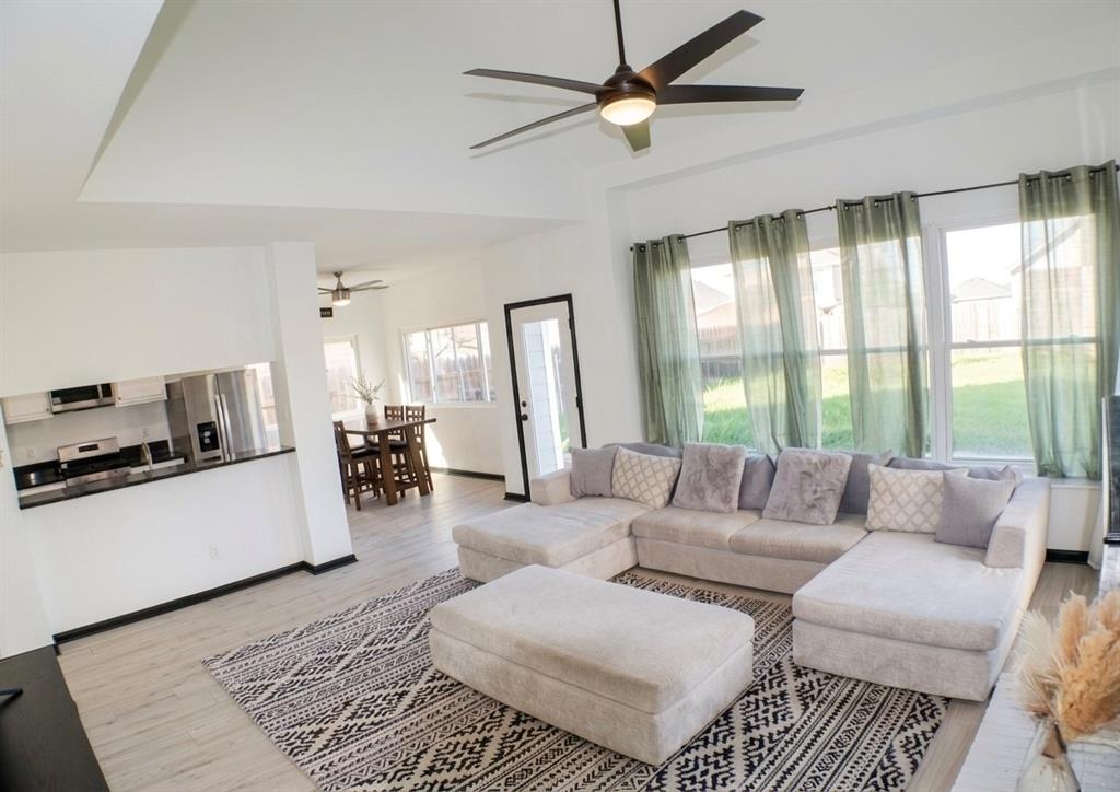 10120 Long Rifle Drive Fort Worth, TX 76108 - Photo 3 of 24