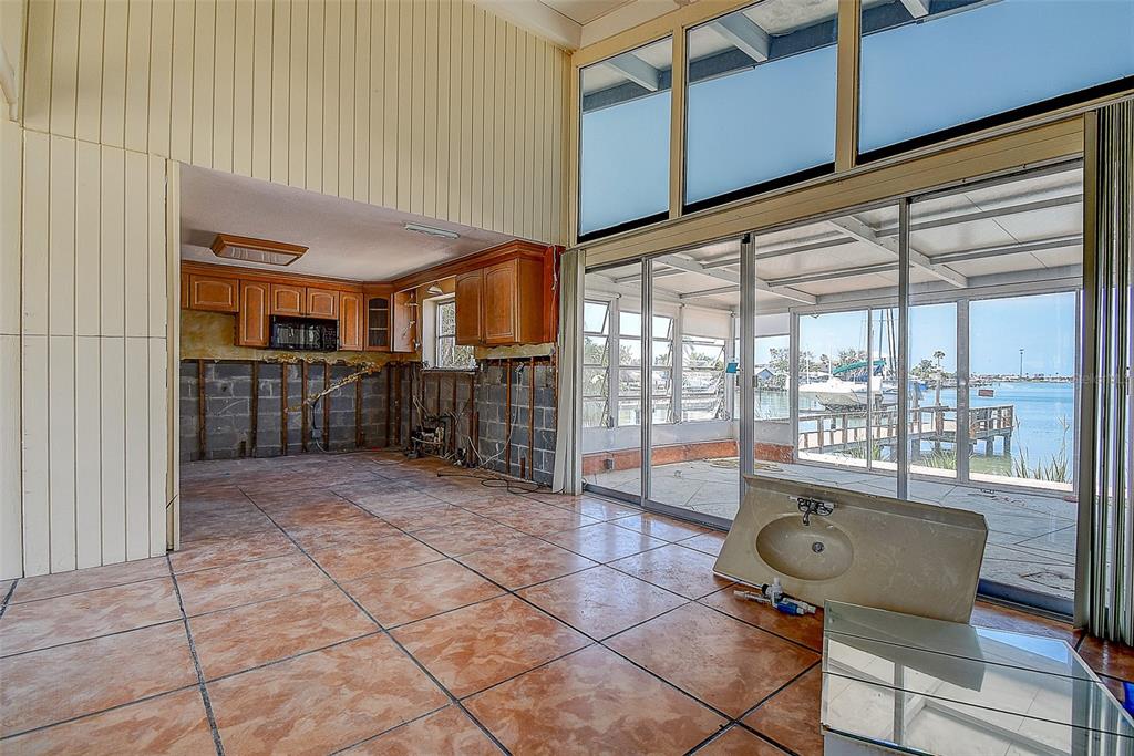 712 Sunset Cove Madeira Beach, FL 33708 - Photo 39 of 93 Gallery Image 39