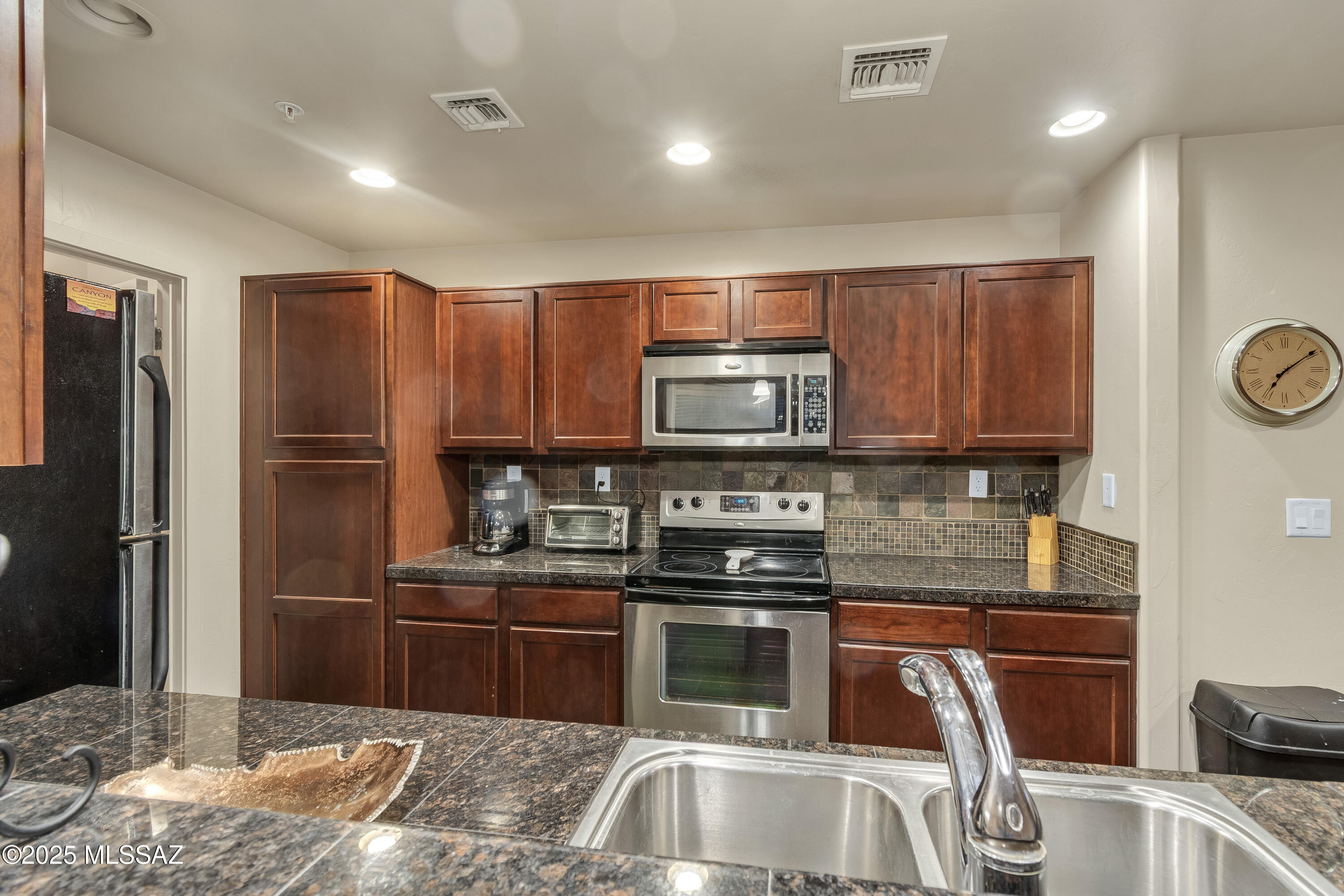 2010 East River Road, Unit 102 Tucson, AZ 85718 - Photo 6 of 19