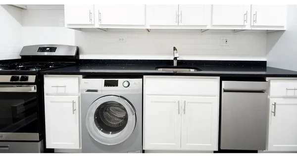 $2,145 | 726 West Roscoe Street, Unit SG, Chicago, IL 60657