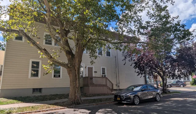 $1,485 | 418 Delaware Avenue, Unit 2, Albany, NY 12209