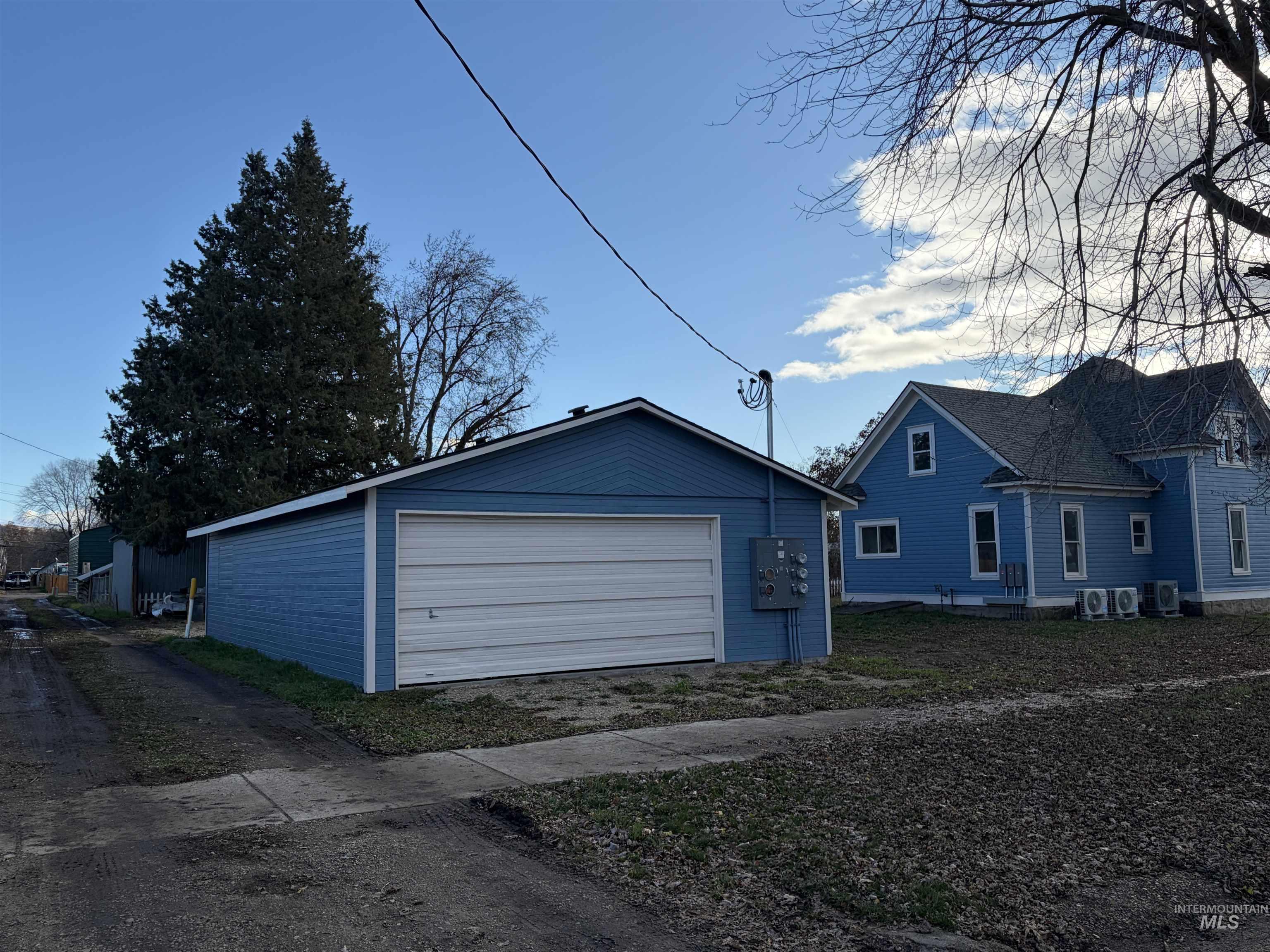 308 East Park Street Weiser, ID 83672 - Photo 5 of 50 View of detached garage