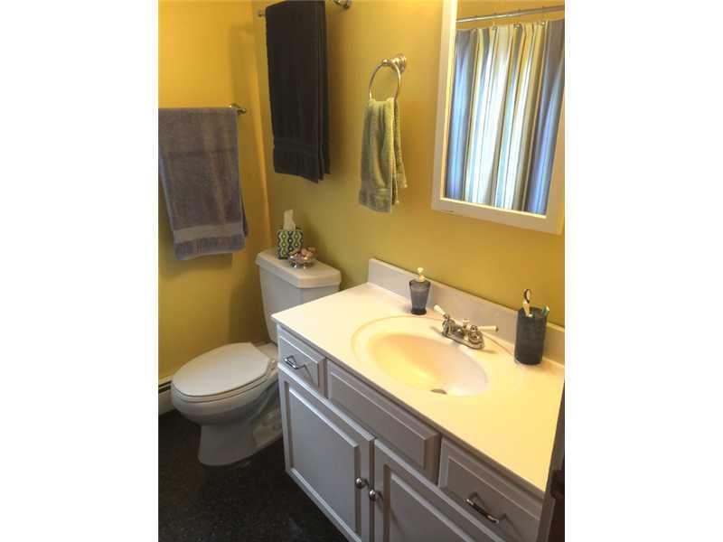 78 Varney Road Freeport, ME 04032 - Photo 15 of 22 Bathroom. Full bathroom on the...