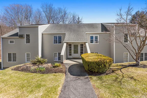 $350,000 | 104 Holly Stream Court, Brewster, NY 10509