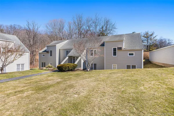 $350,000 | 104 Holly Stream Court, Brewster, NY 10509