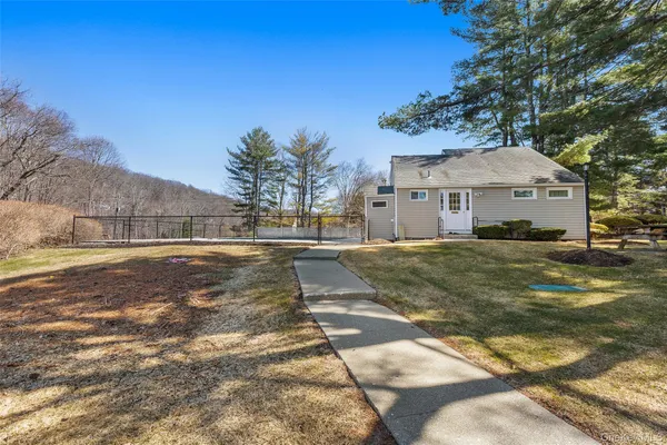 $350,000 | 104 Holly Stream Court, Brewster, NY 10509